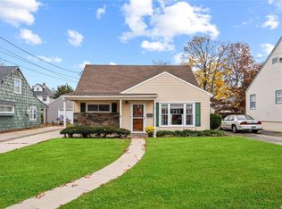 30 Baisley Ave, East Rockaway, NY 11518