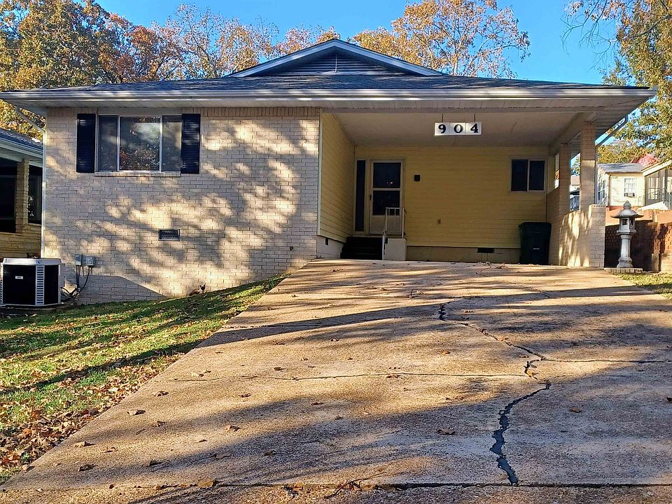 1st image of 904 S Manor Dr