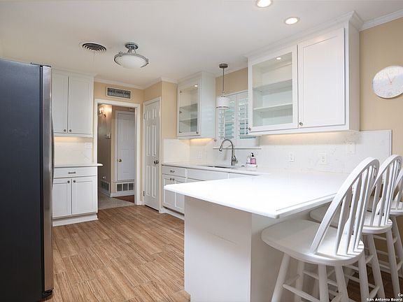 5th image of 103 LONGRIDGE DR