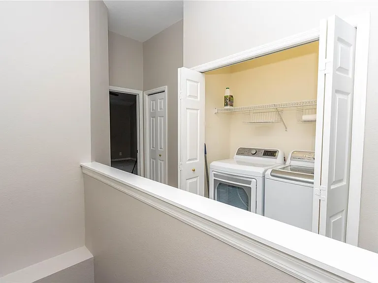 3326 Covered Bridge Dr W — Photo 27