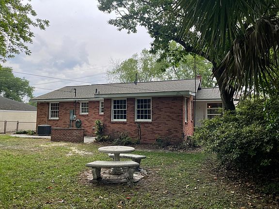 3rd image of 321 E Derenne Ave