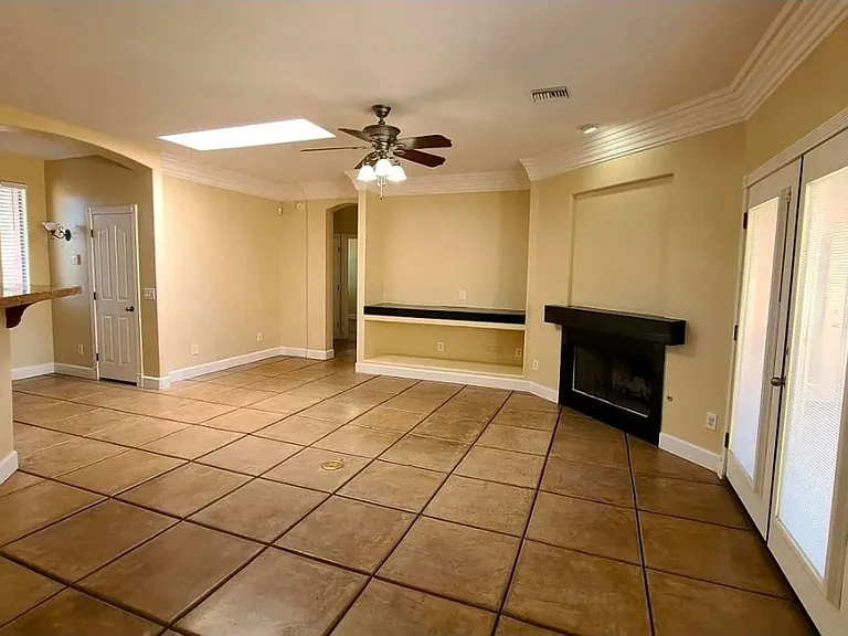 Beautiful 4 bed, 3 bath home near UofA Campus! — Photo 18