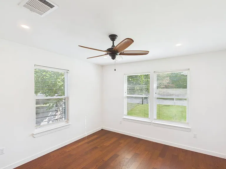 313 Fulton St — Photo 17