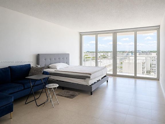 2nd image of 18041 Biscayne Blvd APT 803