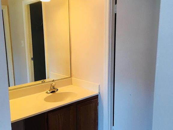 5th image of 7557 Belle Grae Dr
