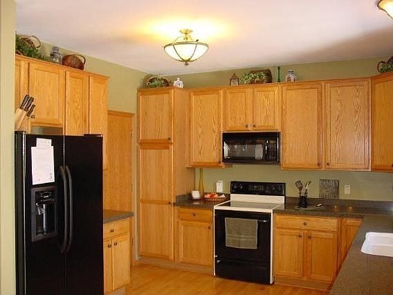 3rd image of 4734 Highland Park Dr