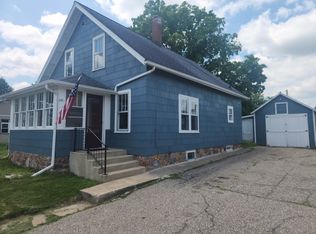 101 S Oak St, North Freedom, WI 53951