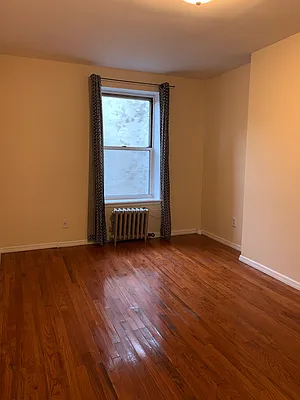 Rented by Chartwell Manhattan Realty | media 4