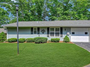 486 Fairway Ct UNIT B, Ridge, NY 11961