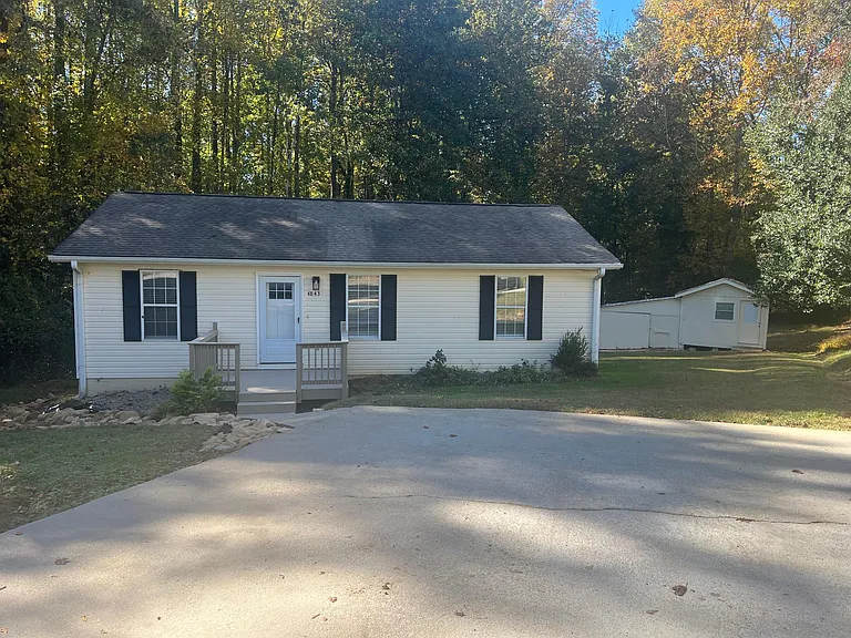 4843 Victoria Ct — Photo 3