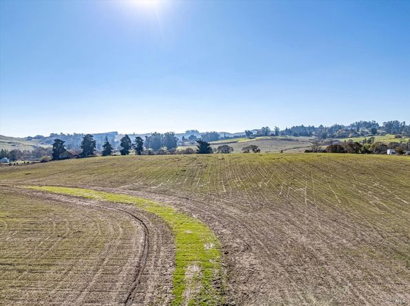 6000 Petersen Road - in Sebastopol, CA