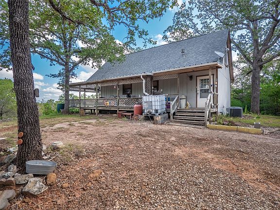 3rd image of 499 Hidden Oaks Dr