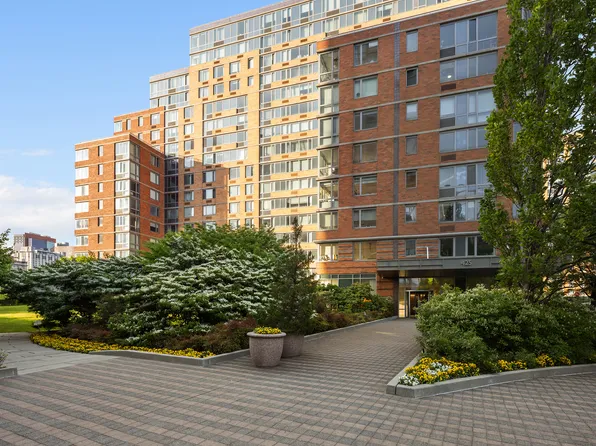 425 Main Street image 5 of 21