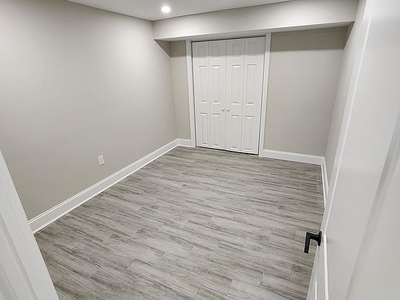 5th image of 17 Grayon Dr #Basement