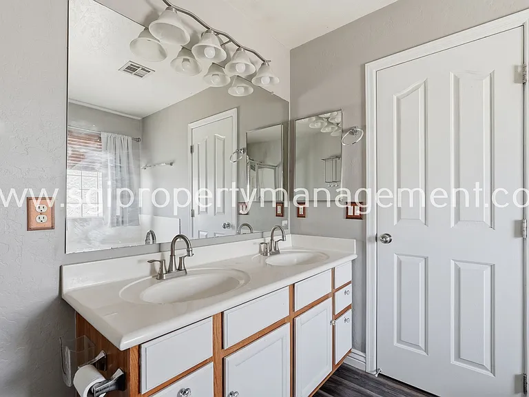115 W Mountain Sage Dr — Photo 31