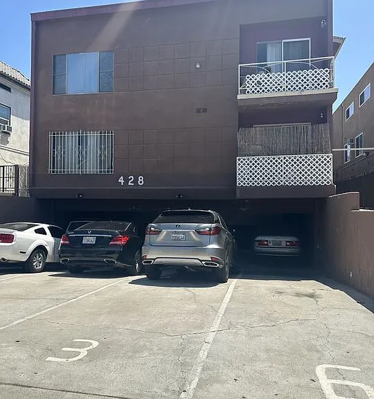 428 S Wilton Pl #3 — Photo 1