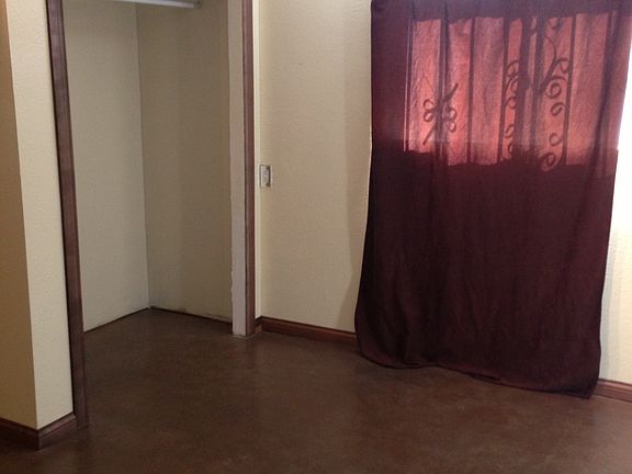 living room/bedroom