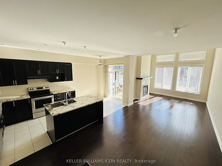726 Guardian Grv — Photo 6