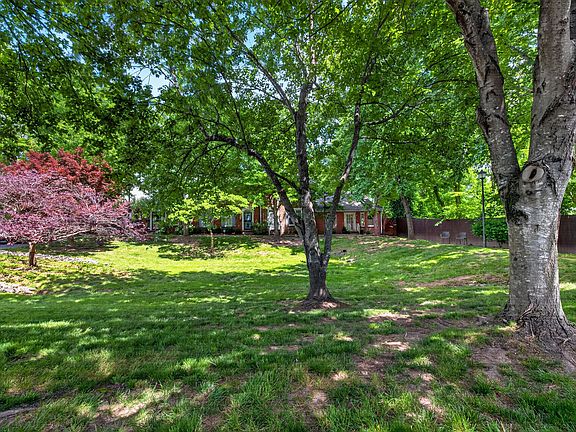 3rd image of 105 Savannah Way