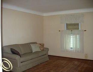 4th image of 2112 Thomas Ave