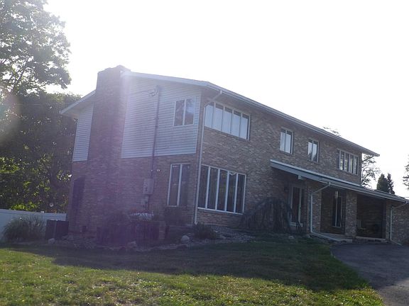 3rd image of 1325 Quail Hollow Rd
