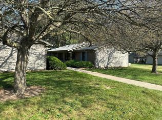 526 E Market St, South Whitley, IN 46787