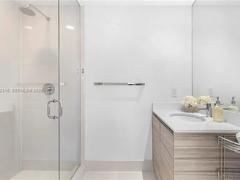 121 34th St #CU-2410 — Photo 17