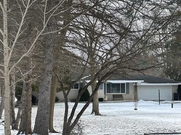 69740 Wolcott Rd, Armada, MI 48005