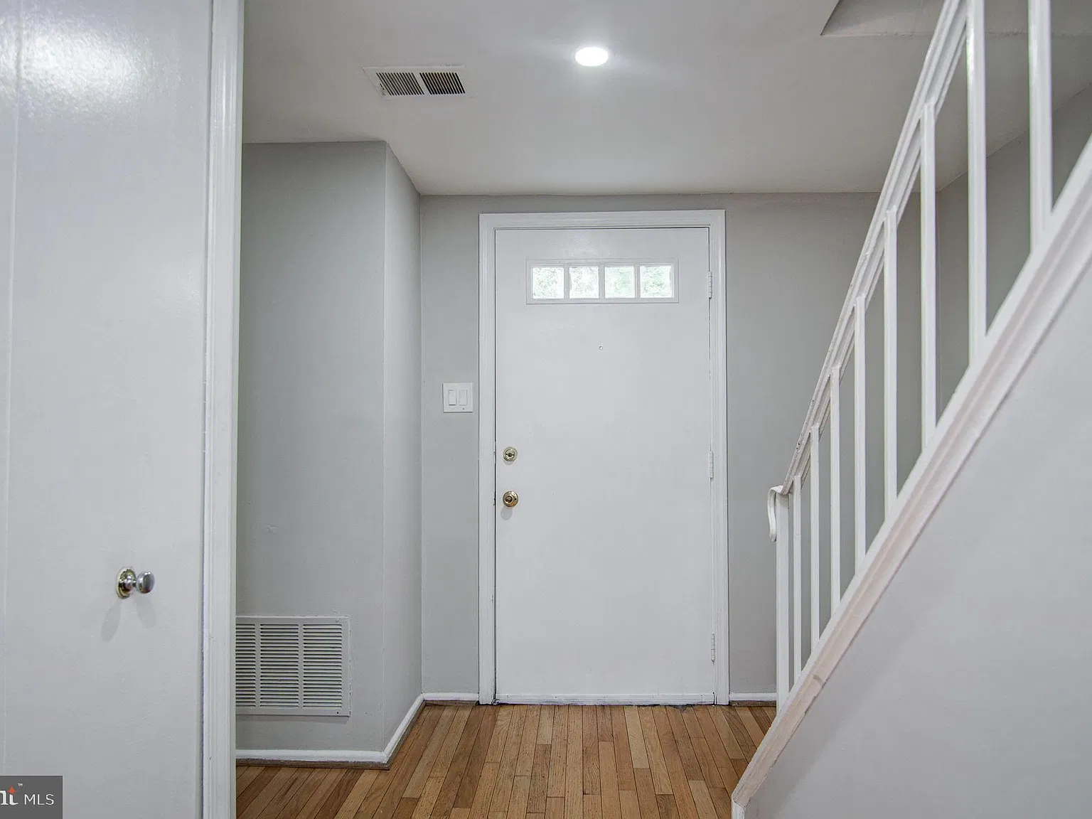 3 bed, 3.5 bath, 1232 sqft, $2,975 — Photo 4