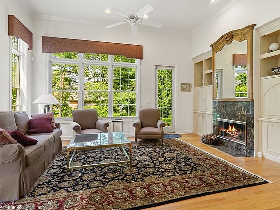2nd image of 1821 Aberdeen Dr