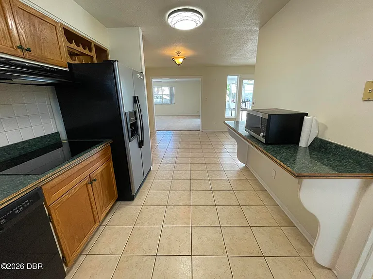 135 Kent Dr — Photo 9