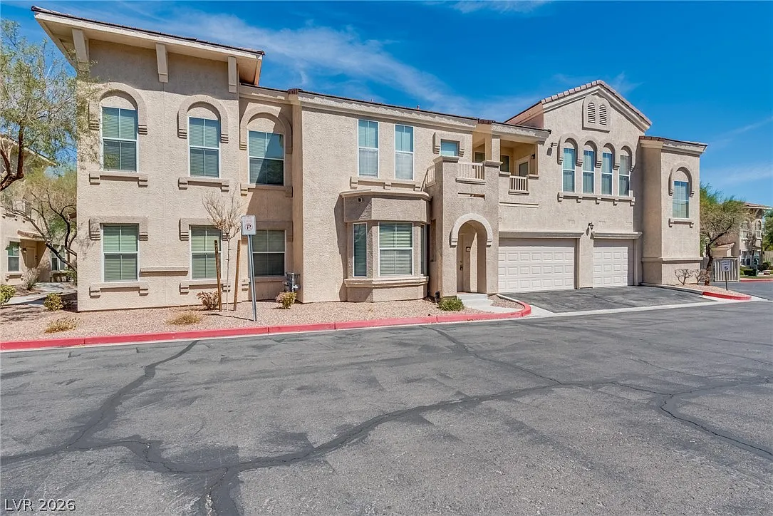 3 bed, 2.0 bath, 1459 sqft, $1,860 — Photo 1