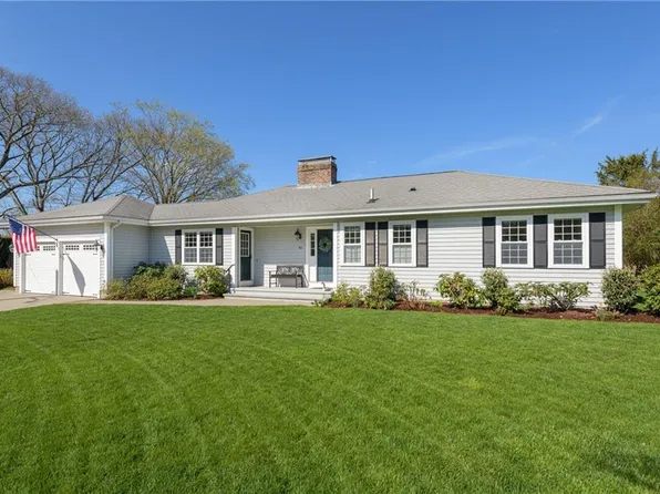 45 Berwick Pl E, Rumford, RI 02916