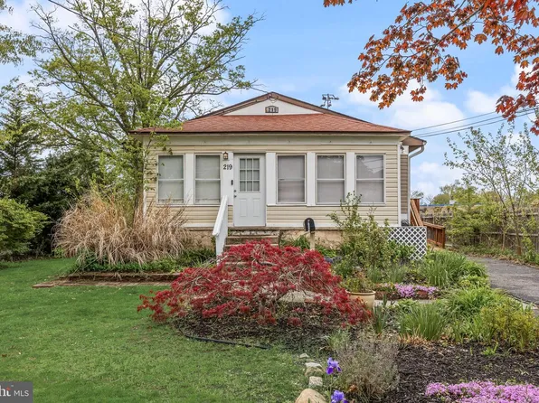 219 W Center Ave, Maple Shade, NJ 08052