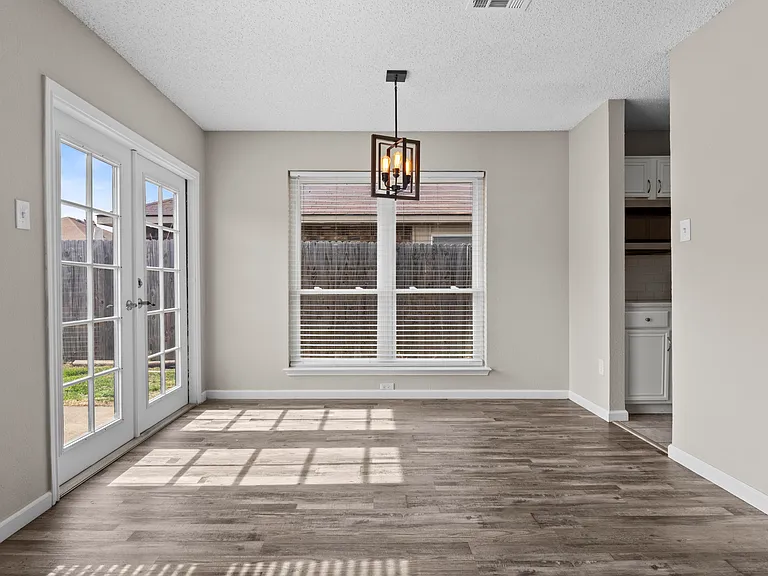 2847 Red Oak Dr — Photo 6