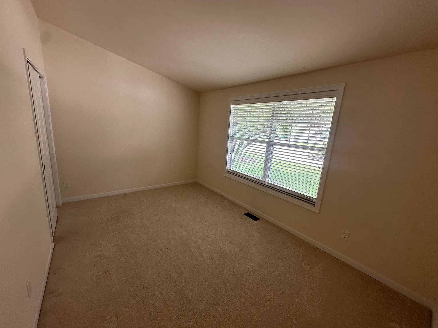 2 bed, 850 sqft, $1,895 — Photo 4