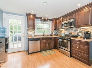 107 Edgewood Ln, Highland Lakes, NJ 07422