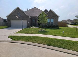9207 Franklin Dr, Mont Belvieu, TX 77523