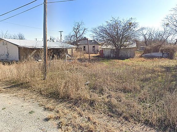 3rd image of 804 S Concho St