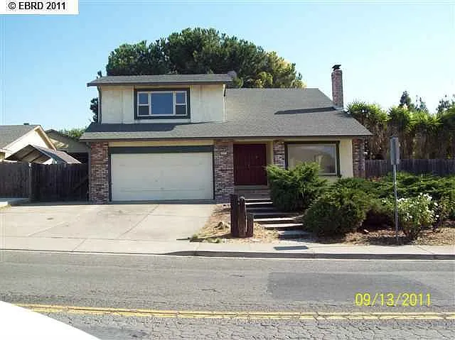 1037 Putnam St photo 1
