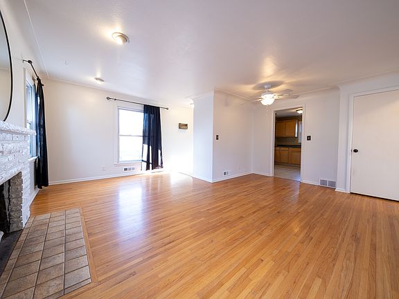 3rd image of 6129 Queen Ave S