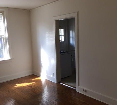 3rd image of 1811 Hampton Blvd