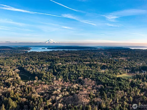 45 Whiteman Road SW, Lakebay, WA 98349
