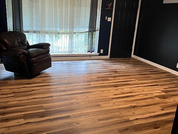 2nd image of 3609 Belmont Ave