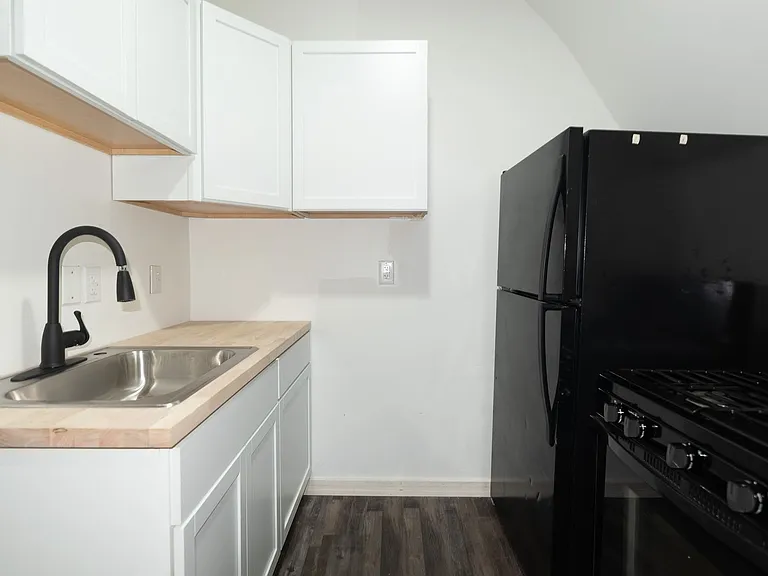 1223 S 2nd St — Photo 33