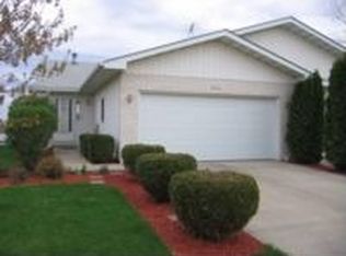 2470 Red Oak Trl, Crest Hill, IL 60403