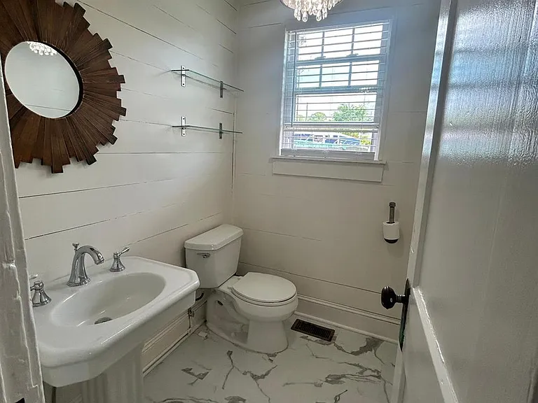 272 Lake Ave — Photo 19
