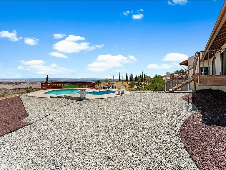 1055 Lakeview Dr — Photo 54