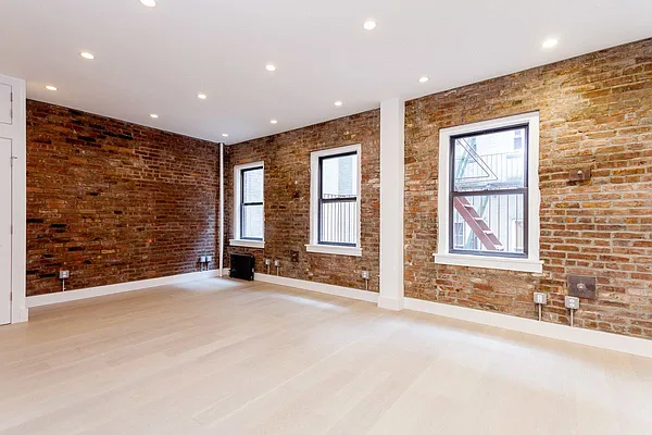 Rented by Compass | media 12