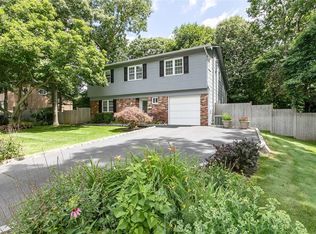 15 Arlington Ave, Saint James, NY 11780